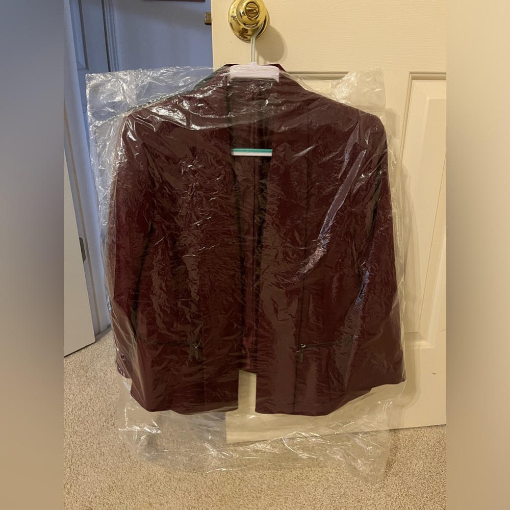 Maroon blazer - Picture 3 of 4